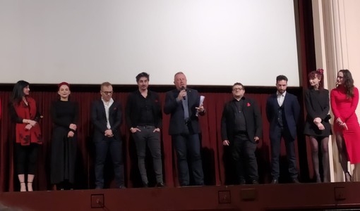 Pienone al Cinema Corso per la prima di ‘Mele rosse’ Pienone al Cinema Corso per la prima di ‘Mele rosse’
