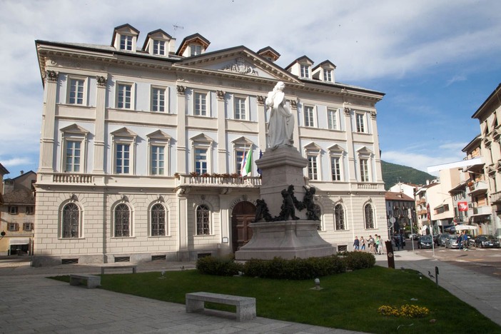 L'amministrazione comunale ha scelto l'avvocato per opporsi al ricorso al Tar fatto dall'ex presidente del consiglio