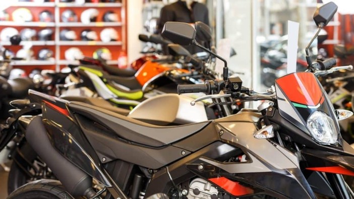 Mercato delle due ruote a motore: la crescita è a doppia cifra
