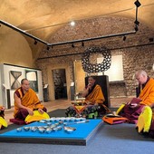 &quot;Un mandala per la pace&quot;: i monaci tibetani a Domodossola tra attualità e spiritualità