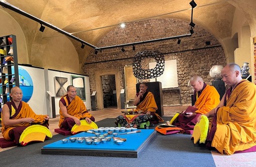 &quot;Un mandala per la pace&quot;: i monaci tibetani a Domodossola tra attualità e spiritualità