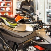 Mercato delle due ruote a motore: la crescita è a doppia cifra