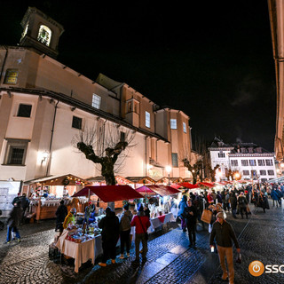 Mercatini di Natale, Santa Maria Maggiore tra le eccellenze italiane consigliate da "Vanity Fair" Mercatini di Natale, Santa Maria Maggiore tra le eccellenze italiane consigliate da "Vanity Fair"