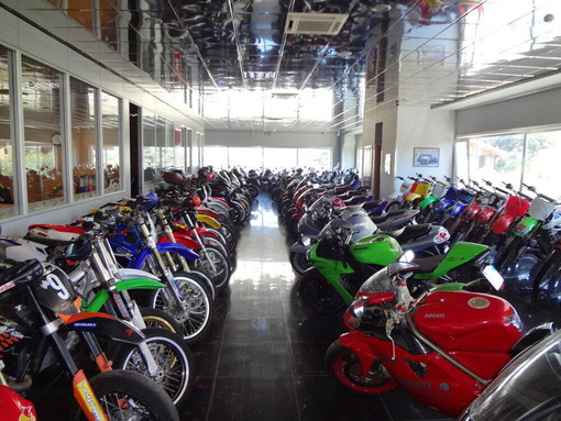 Moto, mercato in calo ma assicurazioni in aumento