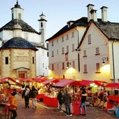 Il Natale arriva in anticipo: Craveggia inaugura la stagione dei mercatini Il Natale arriva in anticipo: Craveggia inaugura la stagione dei mercatini