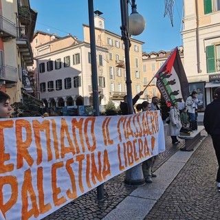 Verbania, fiaccolata e presidio per la Giornata di solidarietà con il popolo palestinese