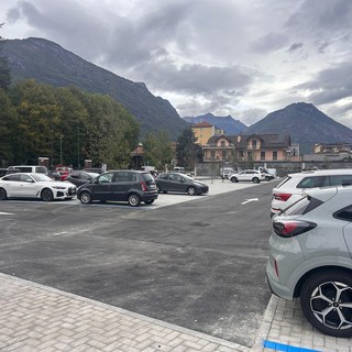 Domodossola, critiche all’amministrazione su parcheggi a pagamento e nuovi stalli