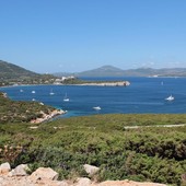 Noleggio yacht Porto Cervo: la scelta perfetta per scoprire calette e spiagge segrete