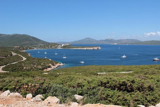 Noleggio yacht Porto Cervo: la scelta perfetta per scoprire calette e spiagge segrete