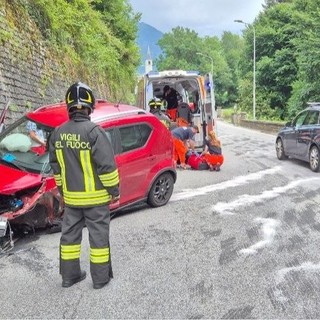 Scontro tra auto e furgone sulla Statale 659: due persone soccorse a Crodo