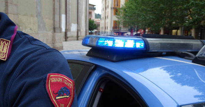 Aggredisce il vicino con un coltello: arrestato per tentato omicidio