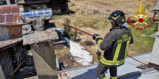 Macugnaga: incendio a una canna fumaria