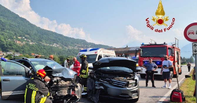Incidente tra due auto sulla Provinciale 166: tre persone in ospedale