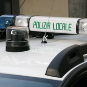 Ubriaca al volante provoca incidente a Domodossola: scattano denuncia e ritiro patente