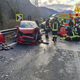 Frontale a Crodo, due persone ferite. Sul posto anche un'eliambulanza