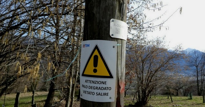 Pali della telefonia pericolosi? Sì, ma per il personale tecnico