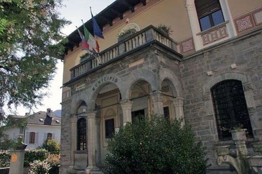 Processionaria nell'ex parco giochi di Premosello: la minoranza scrive al sindaco