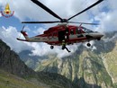 Escursionisti in difficoltà, intervento dell'elicottero dei Vigili del fuoco Escursionisti in difficoltà, intervento dell'elicottero dei Vigili del fuoco
