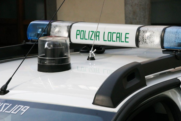 Ubriaca al volante provoca incidente a Domodossola: scattano denuncia e ritiro patente