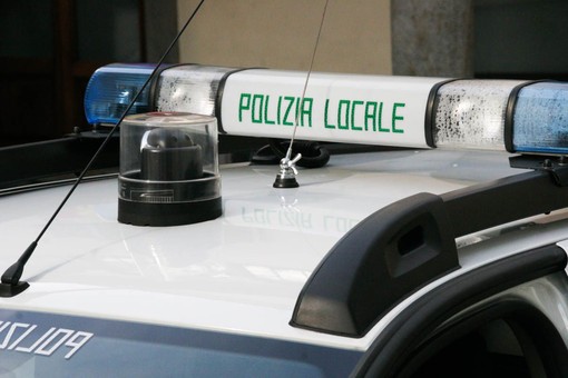 Ubriaca al volante provoca incidente a Domodossola: scattano denuncia e ritiro patente Ubriaca al volante provoca incidente a Domodossola: scattano denuncia e ritiro patente