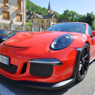 Domenica la terza edizione del raduno italo-svizzero di Porsche