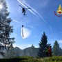 Tre incendi ancora attivi nel Vco: Canadair ed elicotteri in azione sulle montagne ossolane