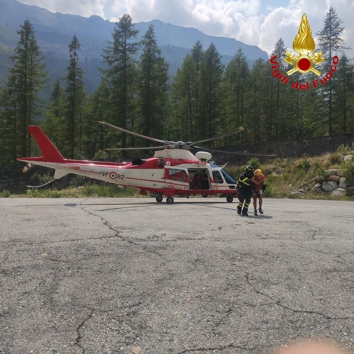 Escursionisti si perdono a Macugnaga, recuperati dall'elicottero dei Vigili del fuoco