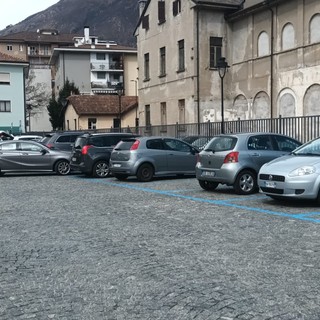 Il parcheggio in via Facchinetti