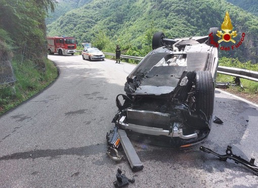 Incidente stradale in Valle Anzasca: auto si ribalta, conducente illeso