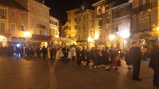 Grande partecipazione per la processione eucaristica del Giovedì Santo FOTO E VIDEO