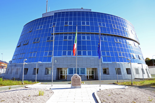 Truffe digitali e AI, la Polizia del Vco si forma con Banca Widiba