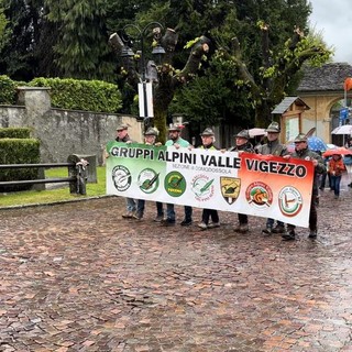 La pioggia non frena l’allegria degli Alpini, successo per il decimo raduno in Valle Vigezzo FOTO E VIDEO