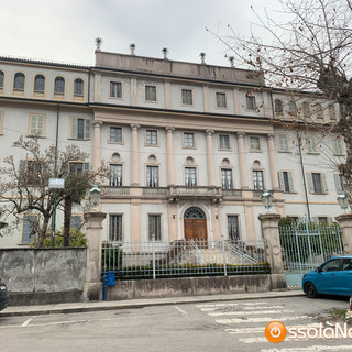 Domodossola, Carlo Bava presenta al Caveau il romanzo “Un paltò fuori stagione”