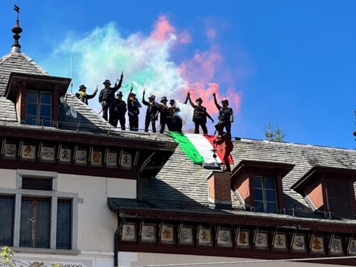 Storia e tradizione: il Raduno internazionale dello Spazzacamino conquista la tv nazionale Storia e tradizione: il Raduno internazionale dello Spazzacamino conquista la tv nazionale