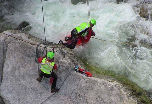 Cinque canyonisti francesi bloccati nel Rio Rasiga: in corso un complesso intervento di soccorso a Bognanco