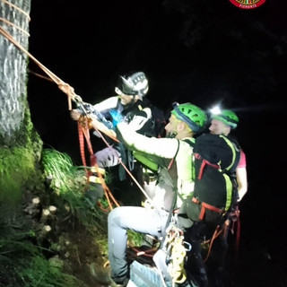 Trontano, cercatore di funghi disperso: la pioggia blocca le ricerche