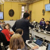 Urla e scontro in aula tra Rossi (Pd) e l'assessore Riboldi