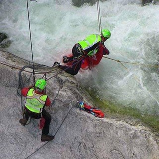Cinque canyonisti francesi bloccati nel Rio Rasiga: in corso un complesso intervento di soccorso a Bognanco