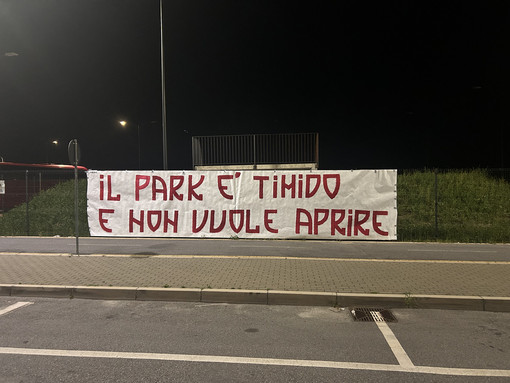 I cittadini tornano a chiedere l'apertura dello skate park: protesta pacifica nella notte