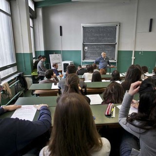 Al lavoro dopo la scuola: in Piemonte crescono gli iscritti alle professionali, in lieve calo licei e istituti tecnici