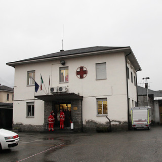 L'associazione Auro chiude i battenti con una donazione alla Croce Rossa