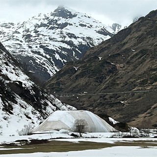 Cresce il progetto di &quot;snowfarming&quot; a Riale: 10mila metri cubi di neve accumulata sotto i teli termici