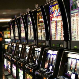 Gioco d'azzardo patologico, Canalis-Pentenero-Rossi (Pd): &quot;FdI getta la coerenza alle ortiche&quot;