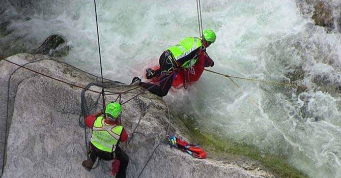 Cinque canyonisti francesi bloccati nel Rio Rasiga: in corso un complesso intervento di soccorso a Bognanco