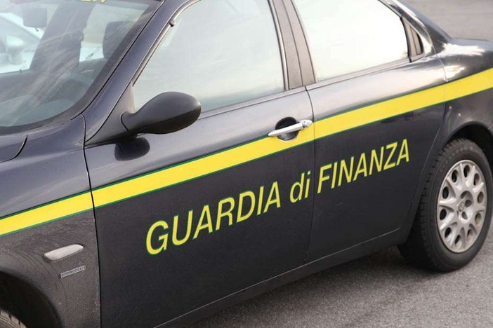 La guardia di finanza tutela il made in Italy: da inizio anno sequestrati 527 milioni di beni contraffatti La guardia di finanza tutela il made in Italy: da inizio anno sequestrati 527 milioni di beni contraffatti