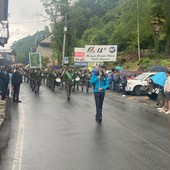 Con la sfilata si sono conclusi i festeggiamenti per i 100 anni del gruppo Alpini di Vanzone FOTO