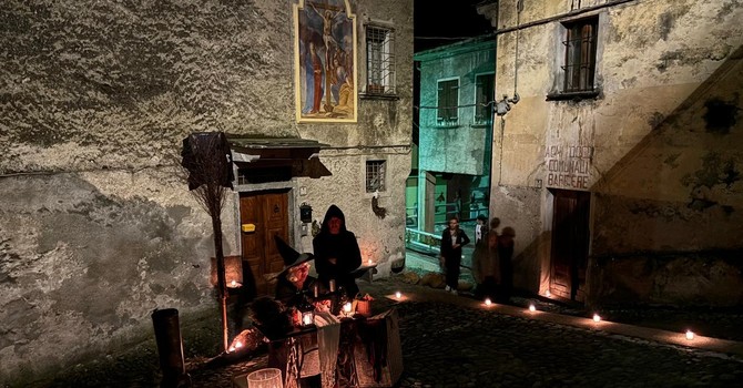 Una notte tra magia e leggende a Craveggia con “A spasso tra le streghe” Una notte tra magia e leggende a Craveggia con “A spasso tra le streghe”