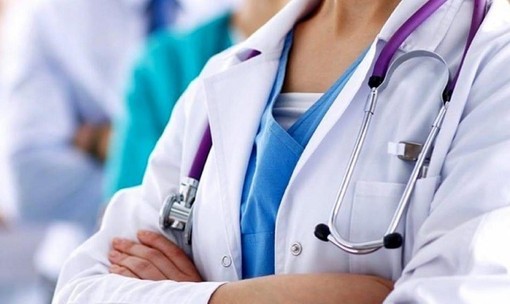 Domani sciopero nazionale per il rinnovo dei contratti dei medici: lavoratori della provincia al presidio di Torino