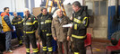 Giulio Contardi  (secondo da destra) tra i colleghi vigili del fuoco