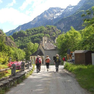 Riposo, avventura, bellezza, natura, cibo: dal lago d'Orta al Maggiore, dalla Val Vigezzo al Mottarone la primavera tra itinerari green e acque blu